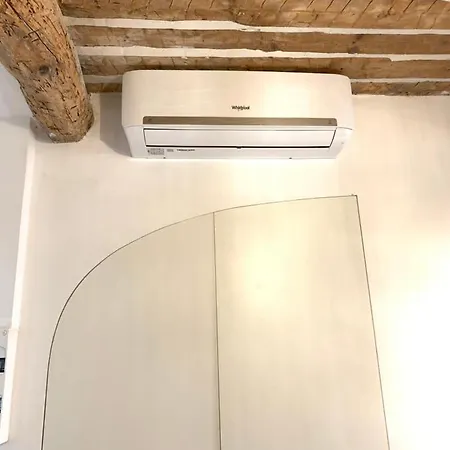Renovated Cosy Studio-vieil Appartement Antibes